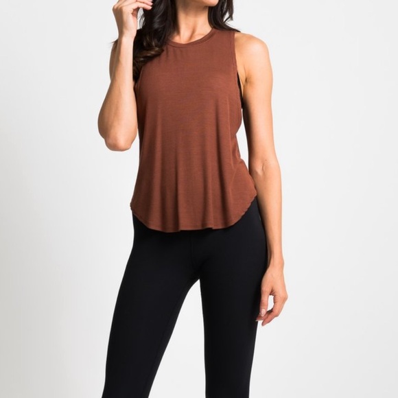 ISO ANYTHING Joah Brown in the color OXBLOOD - Picture 3 of 7